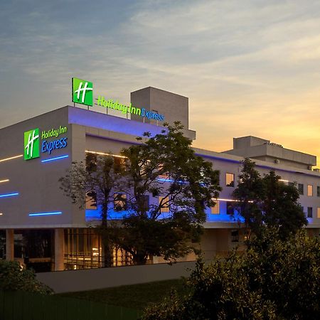 Holiday Inn Express Bengaluru Bommasandra By Ihg Kammasandra المظهر الخارجي الصورة