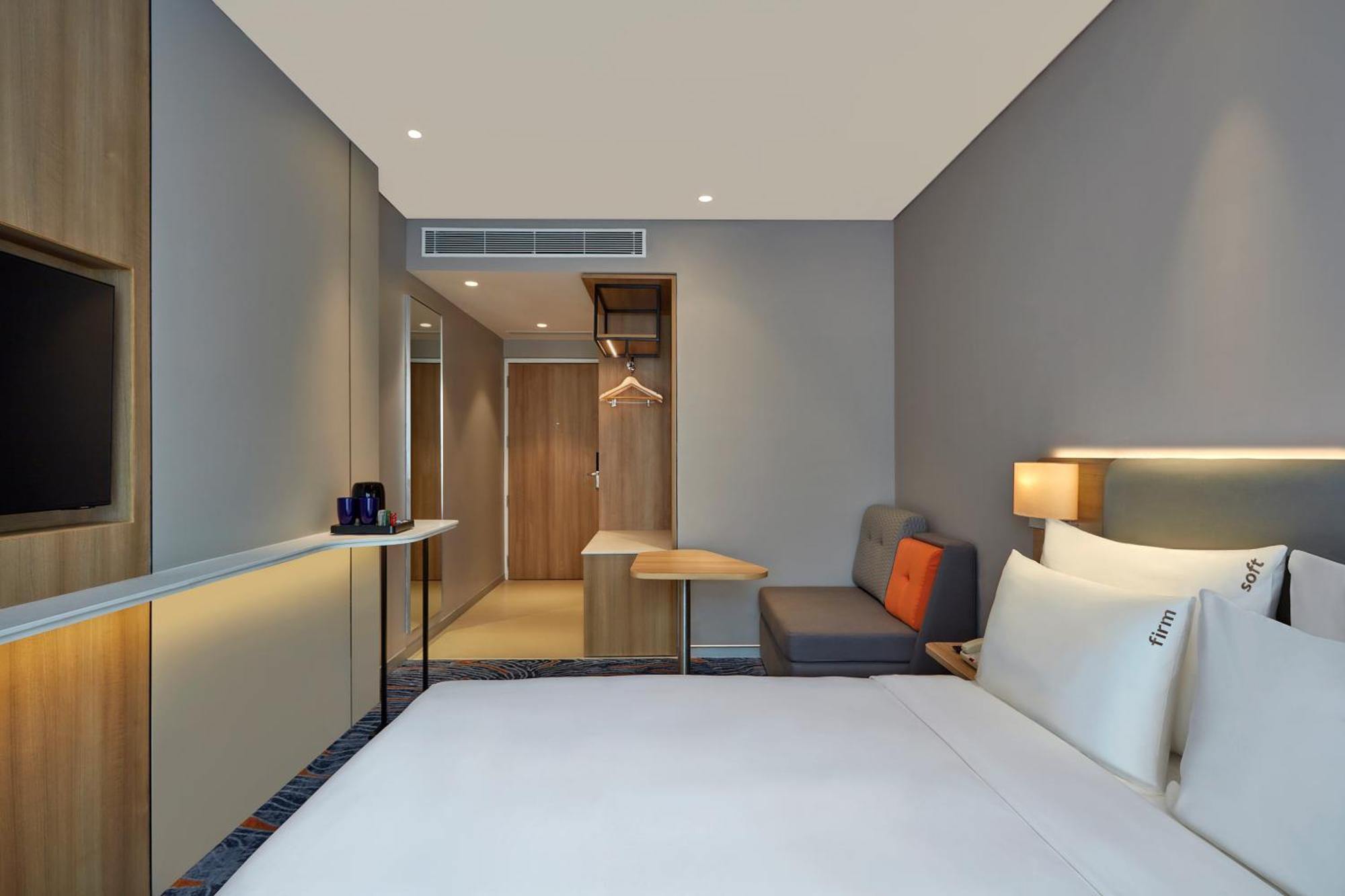 Holiday Inn Express Bengaluru Bommasandra By Ihg Kammasandra المظهر الخارجي الصورة